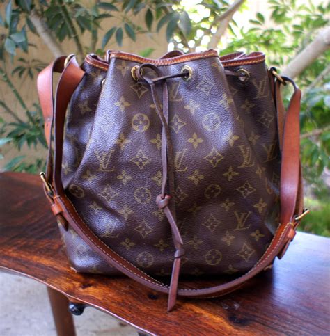 louis vuitton classic shoulder bag|vintage Louis Vuitton drawstring bag.